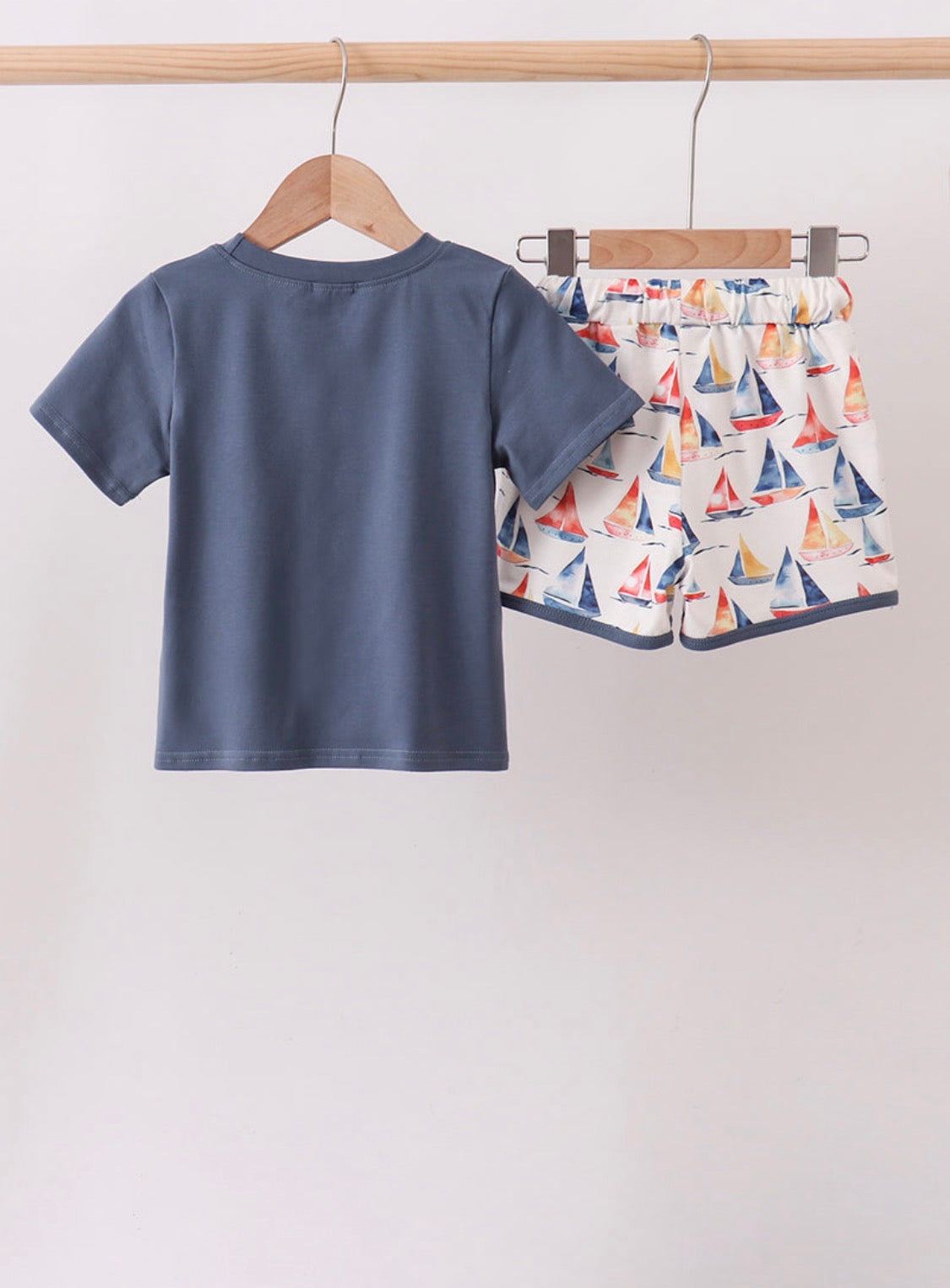 Blue sailboat print set