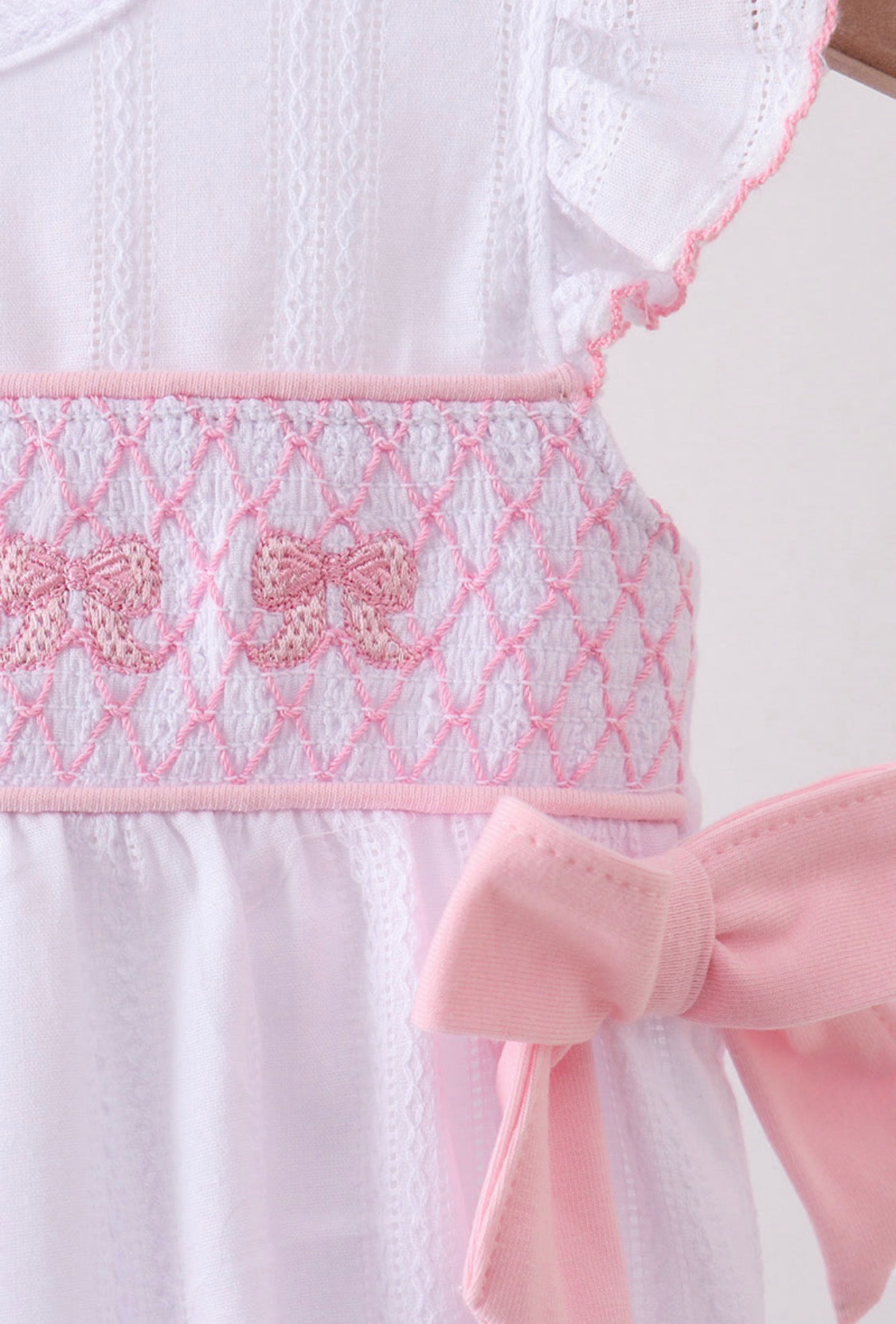 White bow smocked jacquard bubble